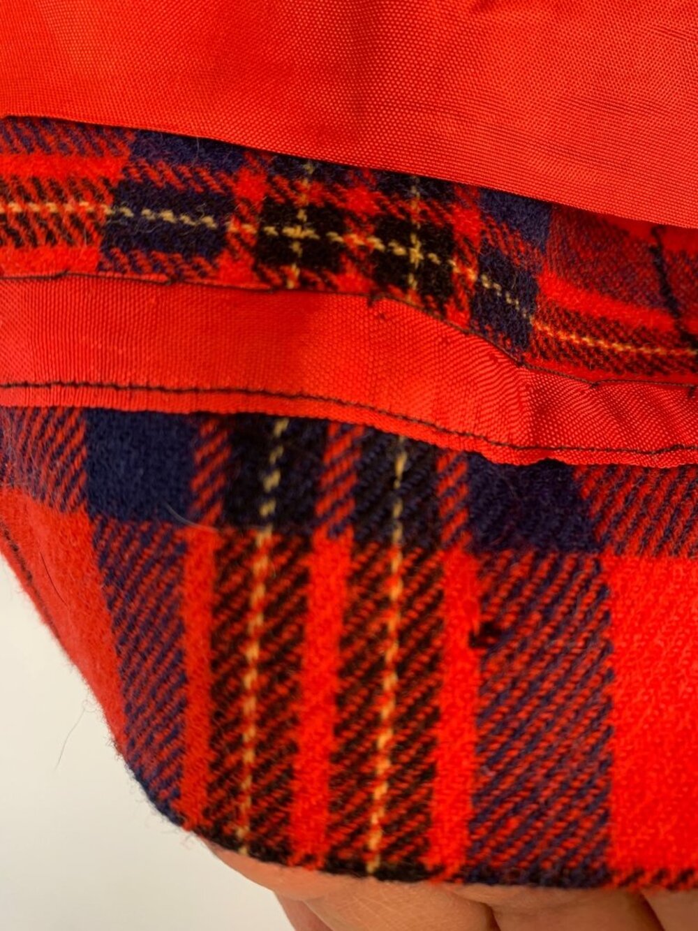 Vintage 70s Pendleton Red Leslie Tartan Wool Midi Skirt USA 10/12 Moth Holes - Picture 16 of 16